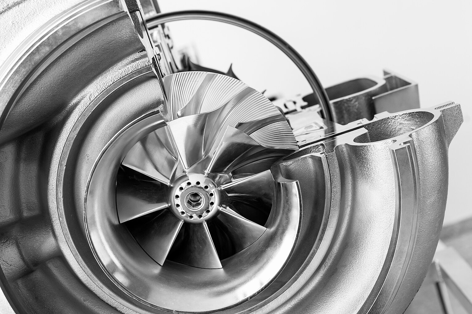Centrifugal compressor for high-speed applications